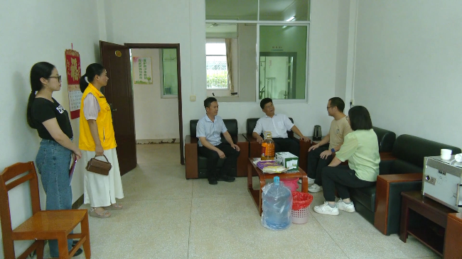 市总工会慰问组到翁源县开展国庆节送温暖慰问活动.mp4_20240928_175738.224.jpg