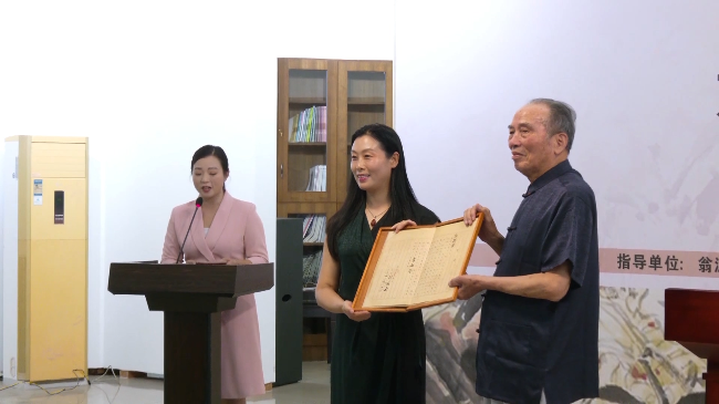 刘妍宏画展.mp4_20240930_192124.285.jpg
