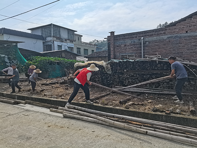 新江镇连心村：人居环境整治再发力，勾.jpg