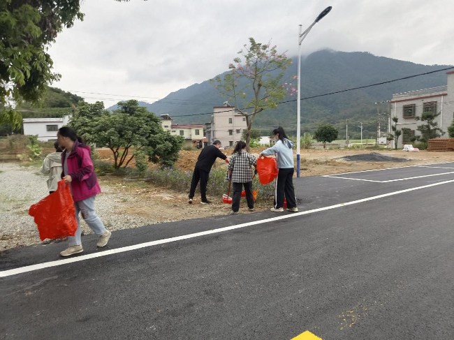 翁城镇：干群合力整治人居环境 全力培育“百千万工程”典型村.png