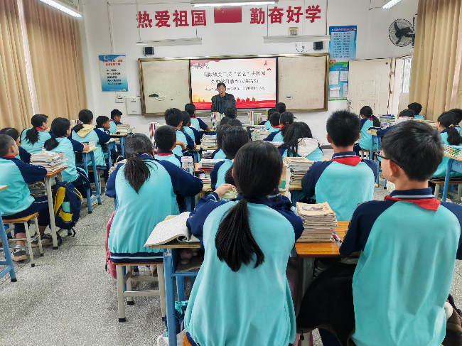 周陂镇关工委“五老”进校园开展党史学习教育宣讲活动.png
