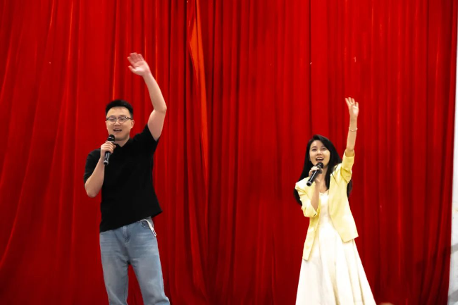 《风吹麦浪》