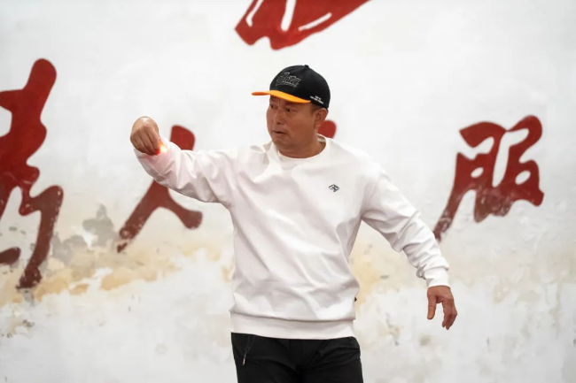 《大肚泥蛇》