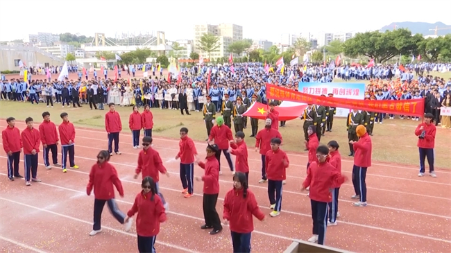 翁源县龙仙中学第四届校园体育艺术节开幕.mp4_20241127_182814.215.jpg