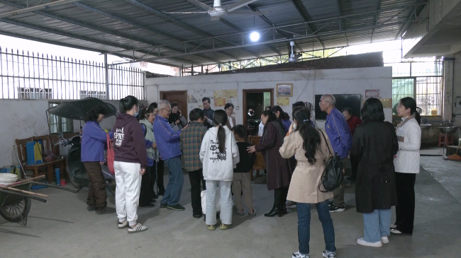 香港励贤会爱心人士来翁开展湾区爱心妈妈关爱慰问困境儿童活动.mp4_20241209_172527.760.jpg