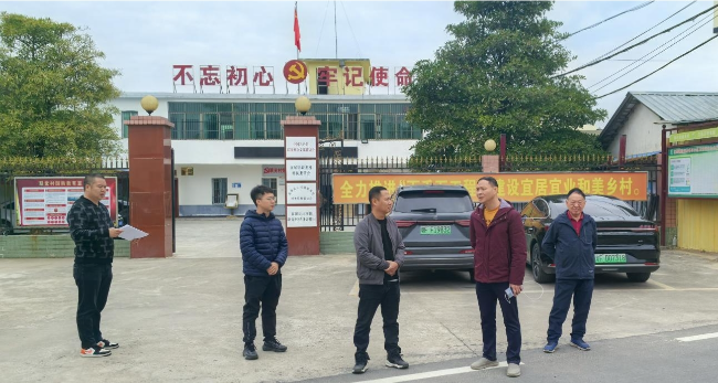 市、县包镇工作组到江尾镇联光村调研“百千万工程”典型村培育工作情况.jpg