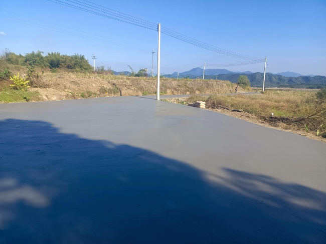 【我为群众办实事】江尾镇鹤仔村修缮破损道路助力村民农耕.jpg