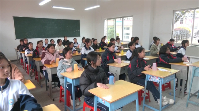 广东行政职业学院.mp4_20241231_181321.892.jpg