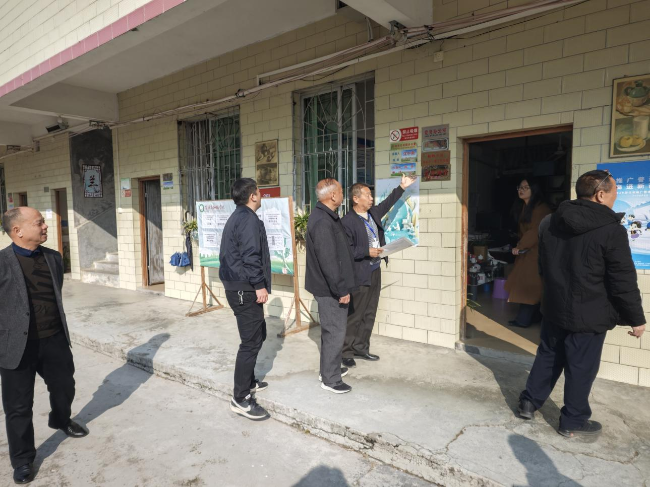 江尾镇开展学校关工工作检查.png