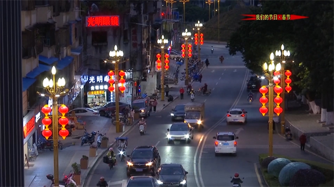 大街小巷中国红浓浓年味迎新春.mp4_20250128_131347.647.jpg
