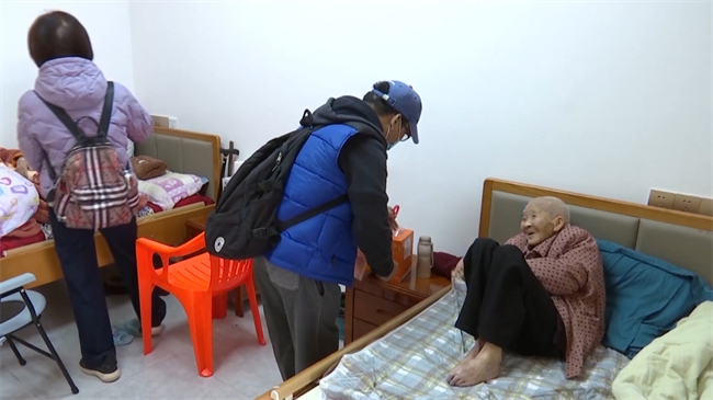 驻翁城工作队慰问活动.mp4_20250224_185955.629.jpg