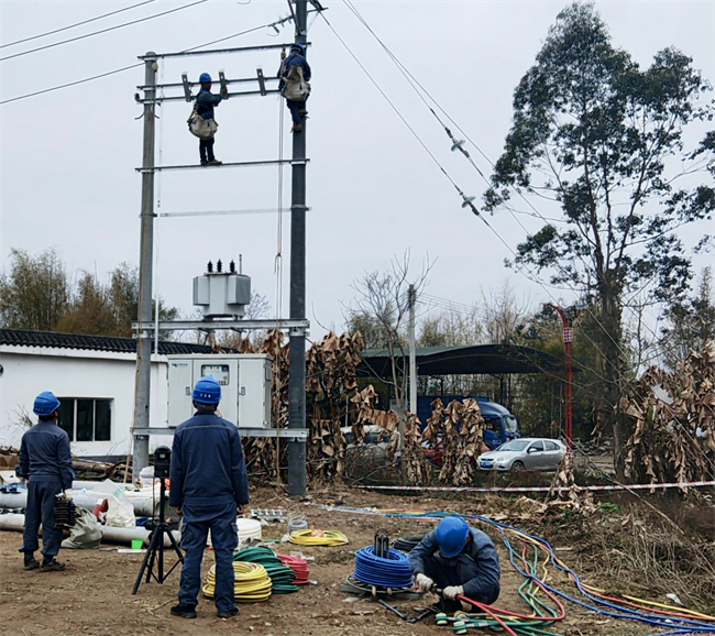 翁源供电局持续开展电网建设.jpg