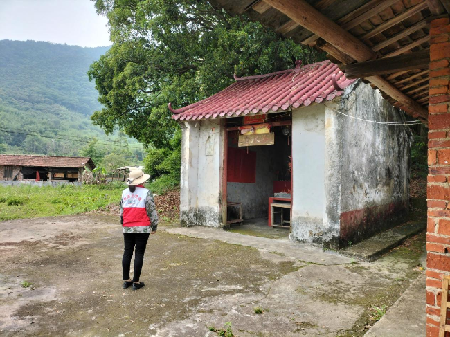 铁龙镇开展民间信仰活动场所安全检查1.png