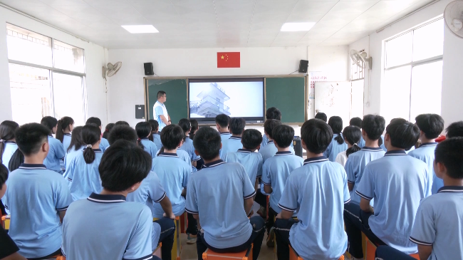 防灾避险进校园 安全护航助发展.mp4_20250516_181631.530.jpg