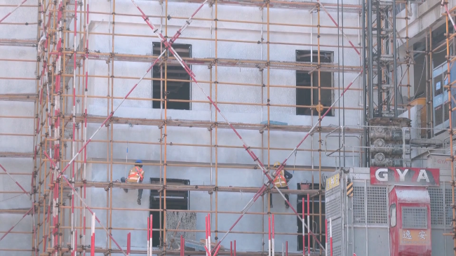 翁源县新区高级中学建设项目加速推进 预计7月底全面完工.mp4_20250517_165926.891.jpg