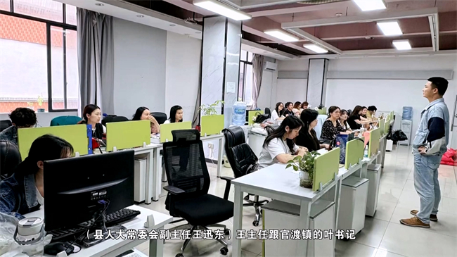 饮水思源赤子心！校友捐资百万助翁源中学（新城校区）建设.mp4_20250604_183728.957.jpg