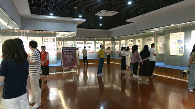 《马兰花开——纪念原子弹爆炸六十周年、庆祝核工业创建七十周年巡回展》在翁源展出（编好）.mp4_20250703_153552.293.jpg