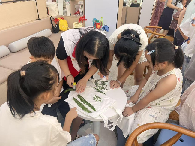 翁源：多部门联合开展“听红色故事&middot;绘红迹&middot;承初心&middot;庆国庆”活动2.png