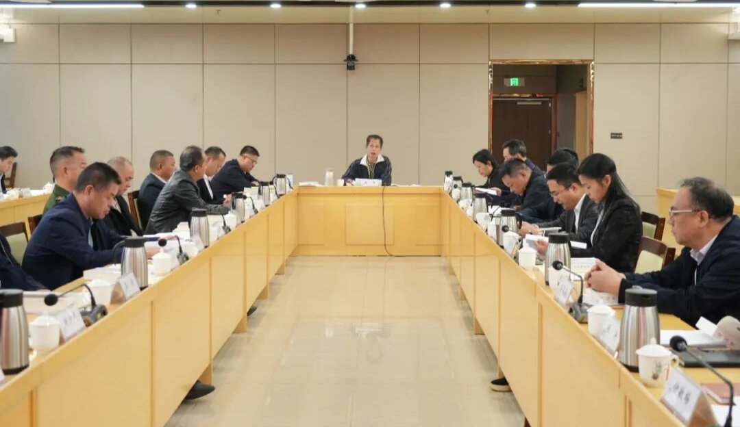 县委理论学习中心组学习会议召开