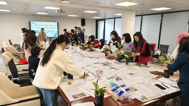 翁源开放大学开展兰花科普公益培训 助推社区教育与特色产业融合发展2.png