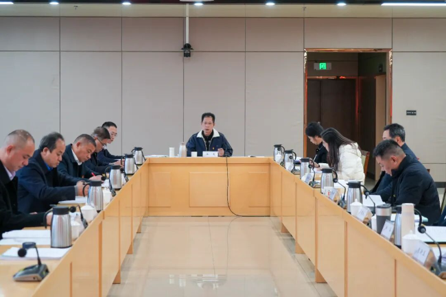 县委领导班子召开2025年度民主生活会