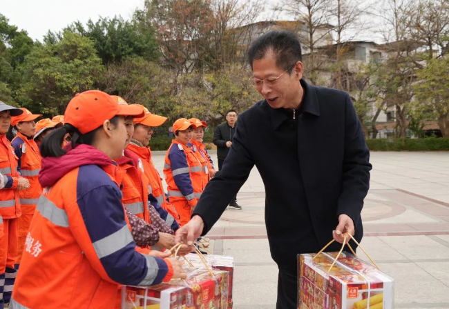情暖新春！高忠看望慰问春节期间一线值班人员