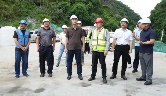 高忠调研督导在建项目建设和安全生产工作