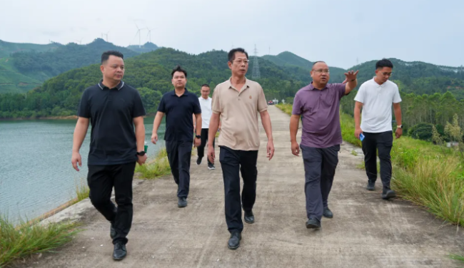 筑牢防汛安全屏障 县委书记高忠一线督导水库安全工作