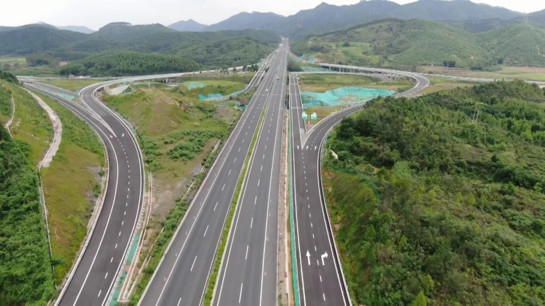 韶新高速公路通车从翁源到惠州东莞车程可减少一小时