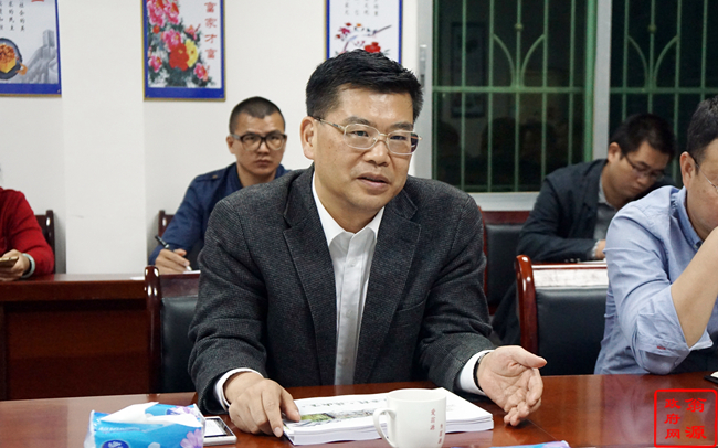 县委书记黄令遥调研新农村建设工作时指出以十九大精神为指南全力推进